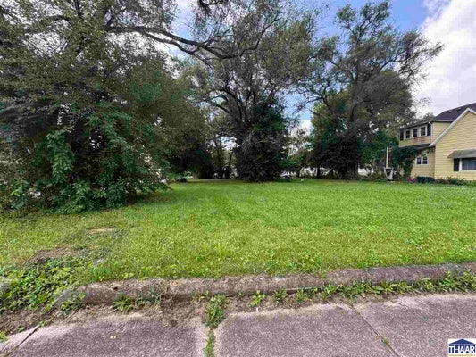 1659 SPRUCE ST, TERRE HAUTE, IN 47807 - Image 580e83d04b88c26145e52d72d7f4bbc2/46398032