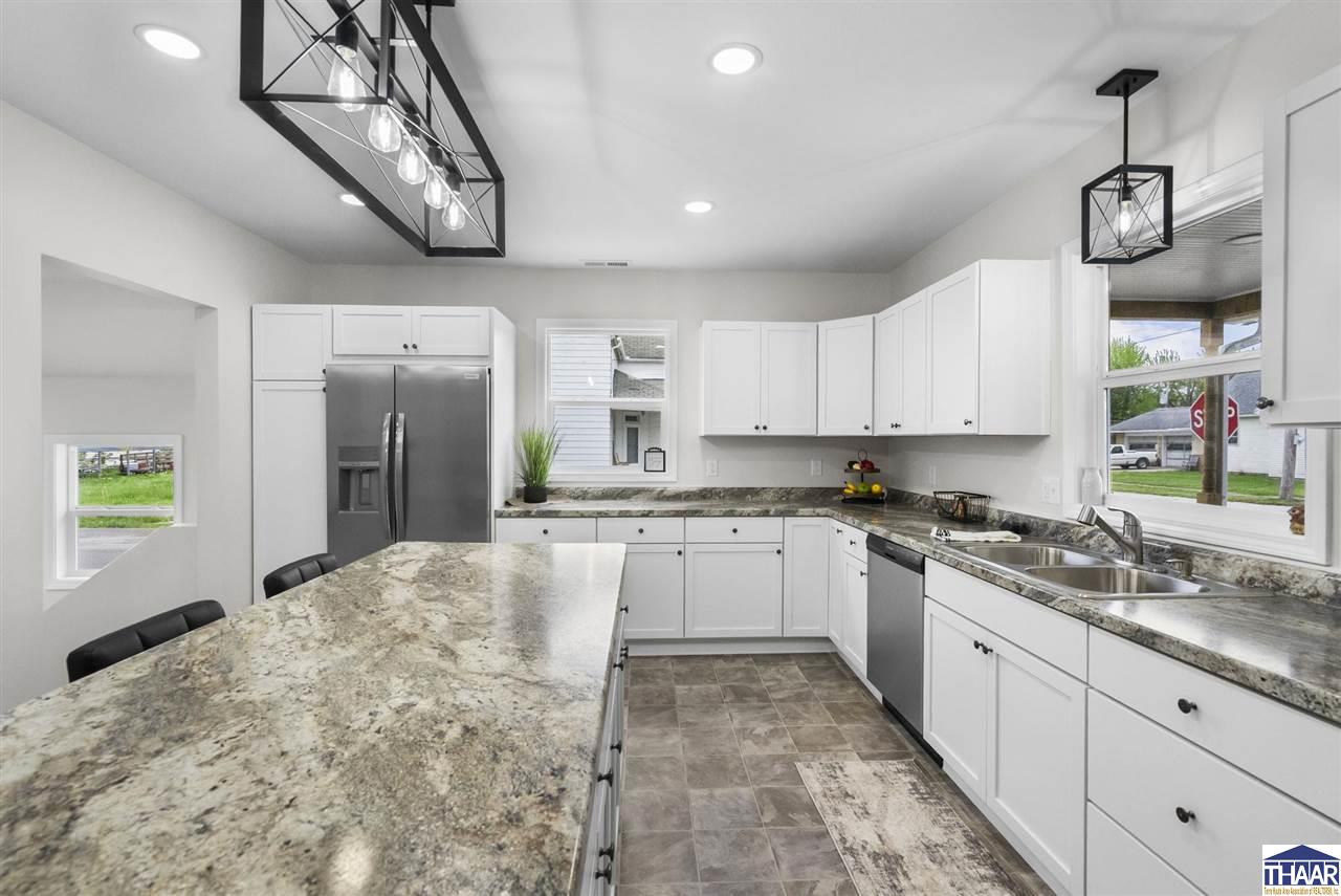 Dugger, Indiana 47848, United States, 3 Bedrooms Bedrooms, ,2 BathroomsBathrooms,Residential,Active,117300