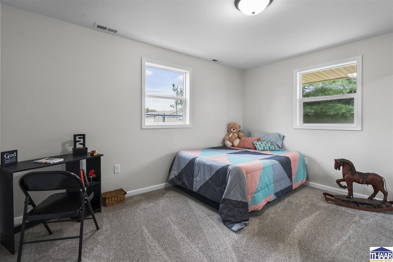 Dugger, Indiana 47848, United States, 3 Bedrooms Bedrooms, ,2 BathroomsBathrooms,Residential,Active,117300