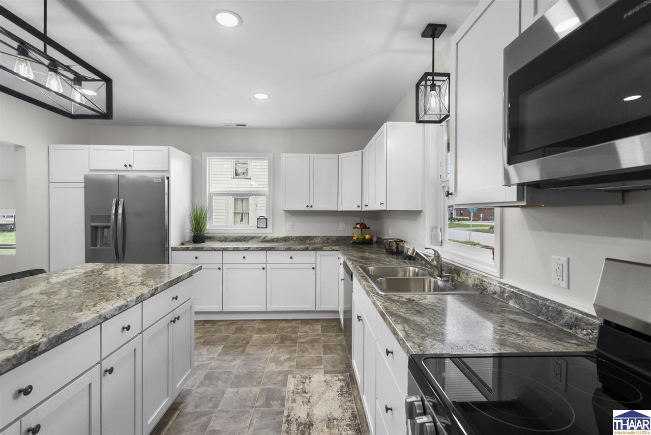 Dugger, Indiana 47848, United States, 3 Bedrooms Bedrooms, ,2 BathroomsBathrooms,Residential,Active,117300