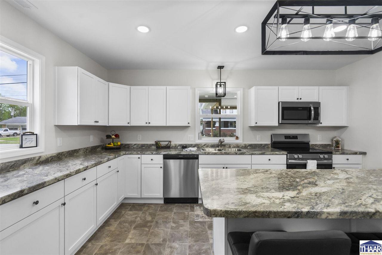 Dugger, Indiana 47848, United States, 3 Bedrooms Bedrooms, ,2 BathroomsBathrooms,Residential,Active,117300