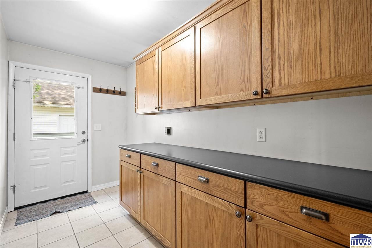 Terre Haute, Indiana 47802, United States, 3 Bedrooms Bedrooms, ,2 BathroomsBathrooms,Residential,Pending,145136