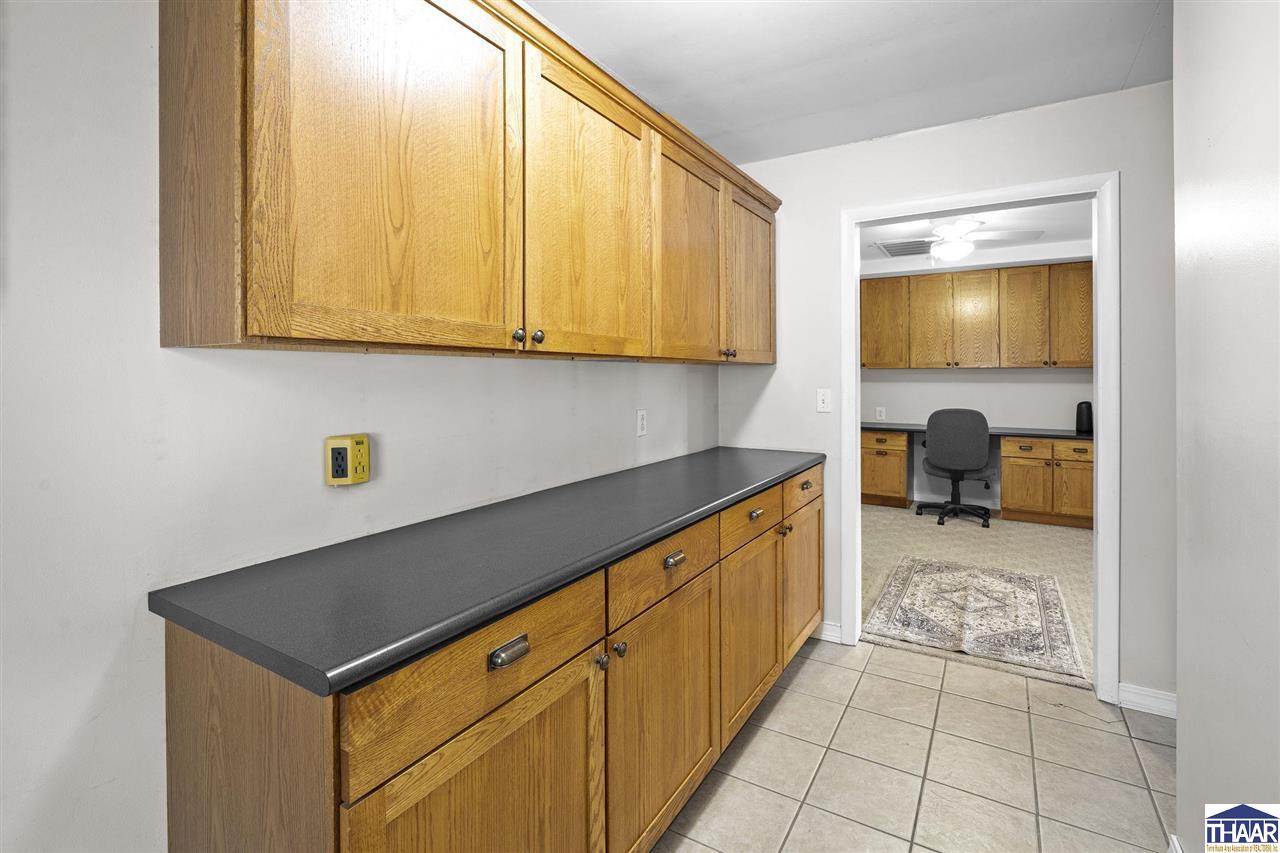 Terre Haute, Indiana 47802, United States, 3 Bedrooms Bedrooms, ,2 BathroomsBathrooms,Residential,Pending,145136