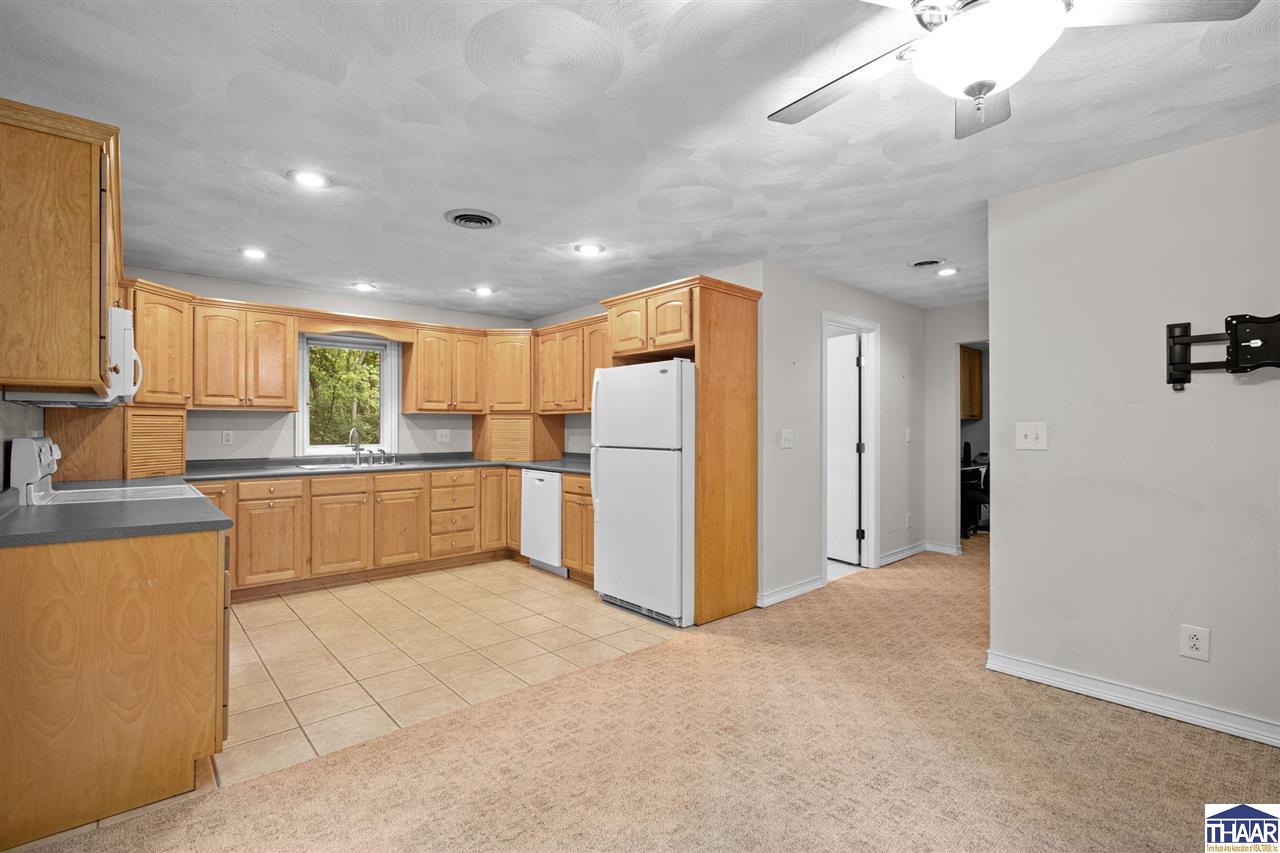 Terre Haute, Indiana 47802, United States, 3 Bedrooms Bedrooms, ,2 BathroomsBathrooms,Residential,Pending,145136