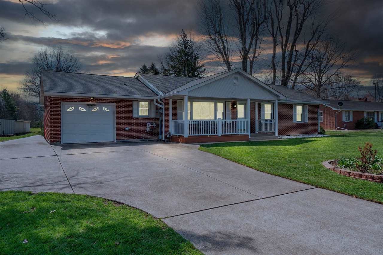 Terre Haute, Indiana 47803, United States, 3 Bedrooms Bedrooms, ,2 BathroomsBathrooms,Residential,Pending,104269