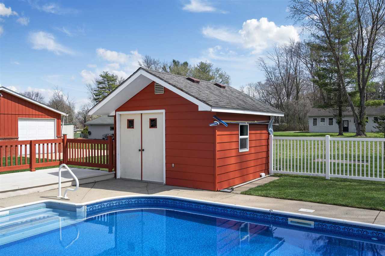 Terre Haute, Indiana 47803, United States, 3 Bedrooms Bedrooms, ,2 BathroomsBathrooms,Residential,Pending,104269