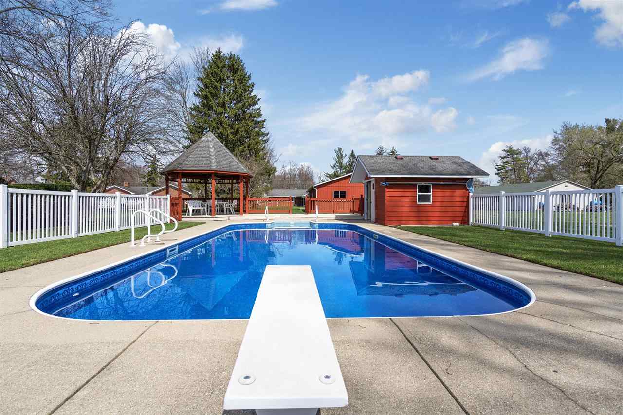 Terre Haute, Indiana 47803, United States, 3 Bedrooms Bedrooms, ,2 BathroomsBathrooms,Residential,Pending,104269