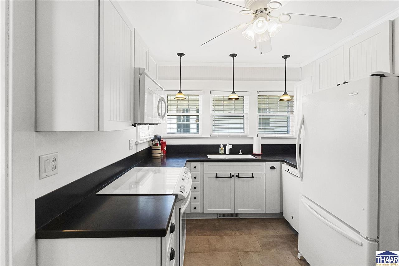 Terre Haute, Indiana 47803, United States, 3 Bedrooms Bedrooms, ,2 BathroomsBathrooms,Residential,Pending,156943