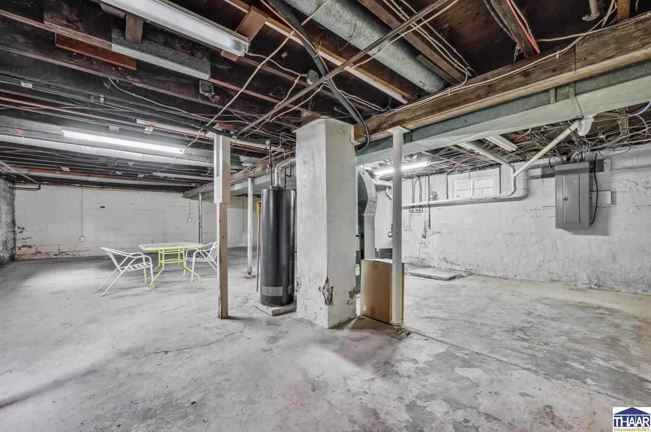 Terre Haute, Indiana 47803, United States, 2 Bedrooms Bedrooms, ,1 BathroomBathrooms,Residential,Pending,145342