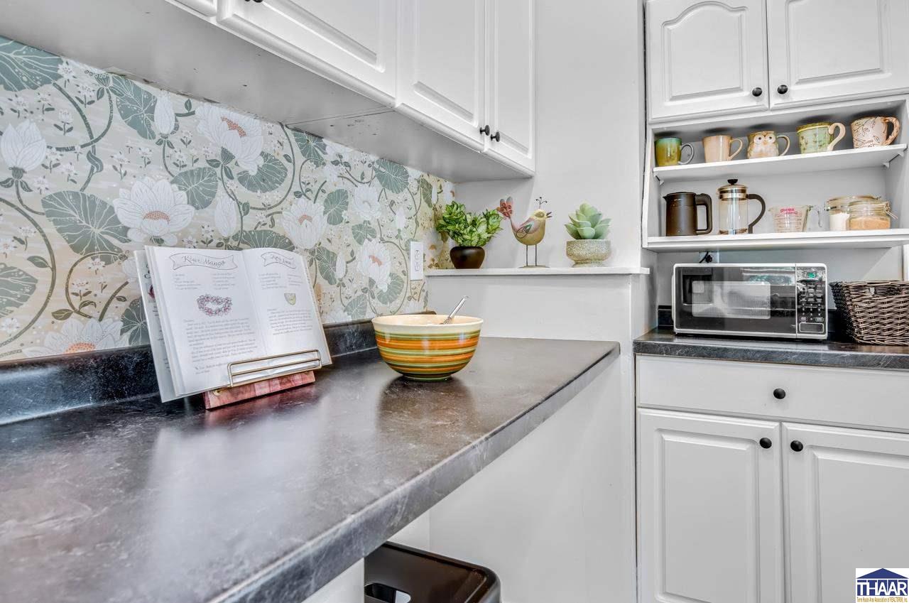 Terre Haute, Indiana 47803, United States, 2 Bedrooms Bedrooms, ,1 BathroomBathrooms,Residential,Pending,145342