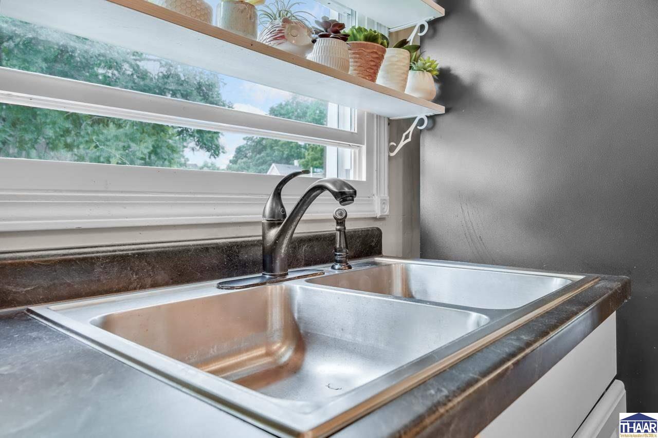 Terre Haute, Indiana 47803, United States, 2 Bedrooms Bedrooms, ,1 BathroomBathrooms,Residential,Pending,145342