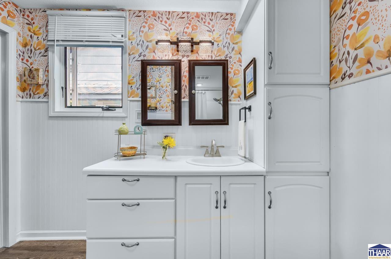 Terre Haute, Indiana 47803, United States, 2 Bedrooms Bedrooms, ,1 BathroomBathrooms,Residential,Pending,145342