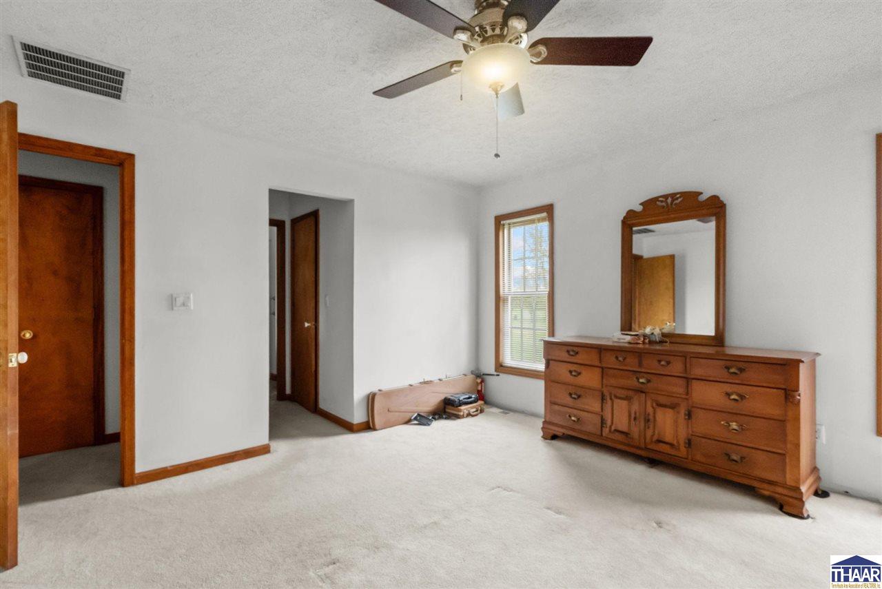 Sullivan, Indiana 47882, United States, 3 Bedrooms Bedrooms, ,2 BathroomsBathrooms,Residential,Pending,117301