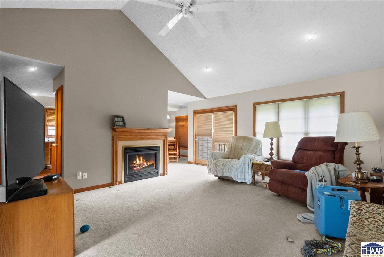 Sullivan, Indiana 47882, United States, 3 Bedrooms Bedrooms, ,2 BathroomsBathrooms,Residential,Pending,117301