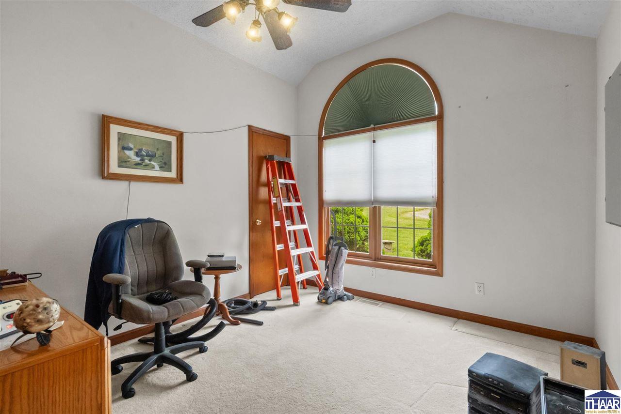 Sullivan, Indiana 47882, United States, 3 Bedrooms Bedrooms, ,2 BathroomsBathrooms,Residential,Pending,117301