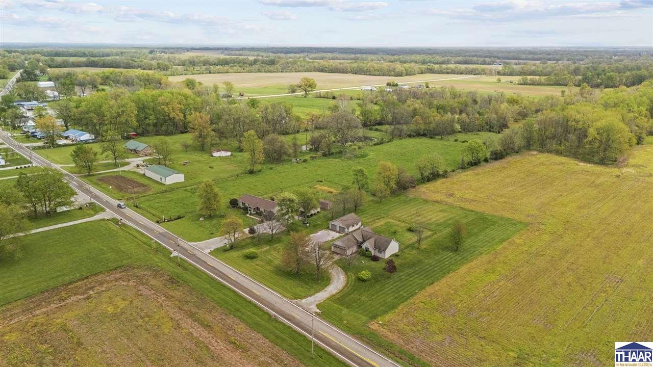 Sullivan, Indiana 47882, United States, 3 Bedrooms Bedrooms, ,2 BathroomsBathrooms,Residential,Pending,117301