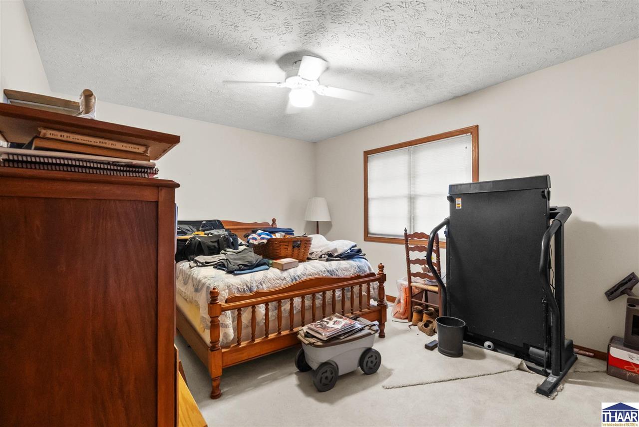 Sullivan, Indiana 47882, United States, 3 Bedrooms Bedrooms, ,2 BathroomsBathrooms,Residential,Pending,117301