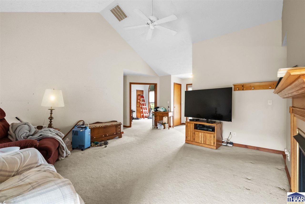 Sullivan, Indiana 47882, United States, 3 Bedrooms Bedrooms, ,2 BathroomsBathrooms,Residential,Pending,117301