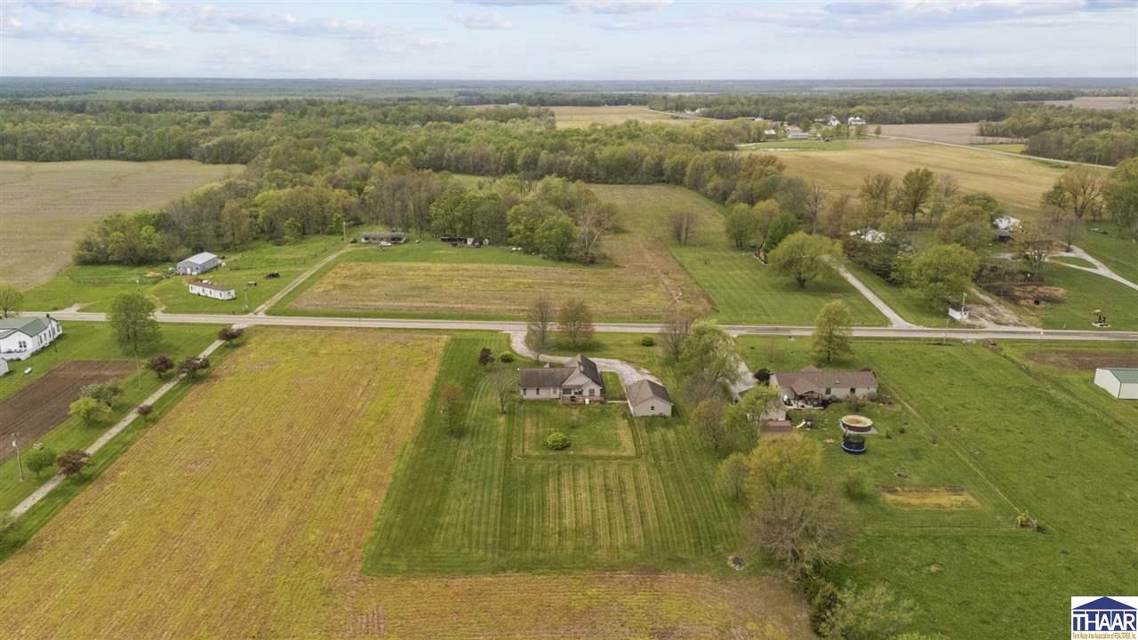 Sullivan, Indiana 47882, United States, 3 Bedrooms Bedrooms, ,2 BathroomsBathrooms,Residential,Pending,117301