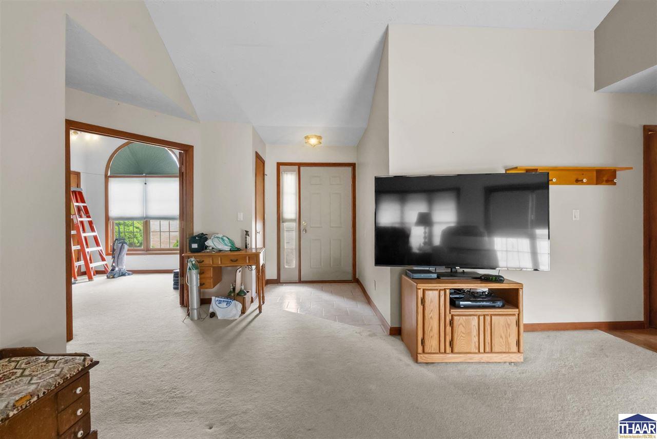 Sullivan, Indiana 47882, United States, 3 Bedrooms Bedrooms, ,2 BathroomsBathrooms,Residential,Pending,117301