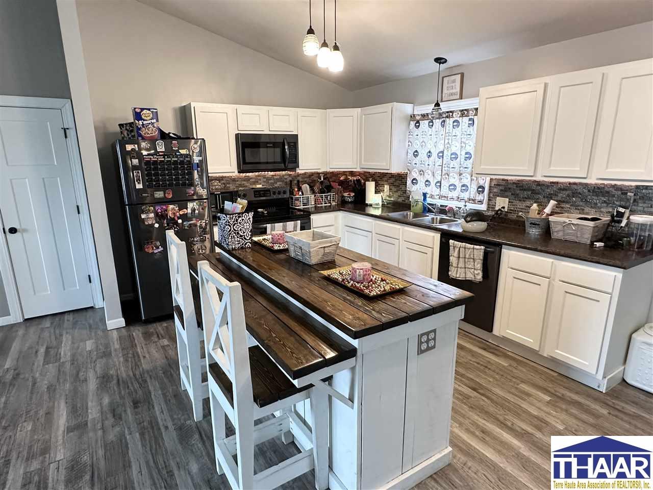 Terre Haute, Indiana 47805, United States, 3 Bedrooms Bedrooms, ,2 BathroomsBathrooms,Residential,Pending,26660