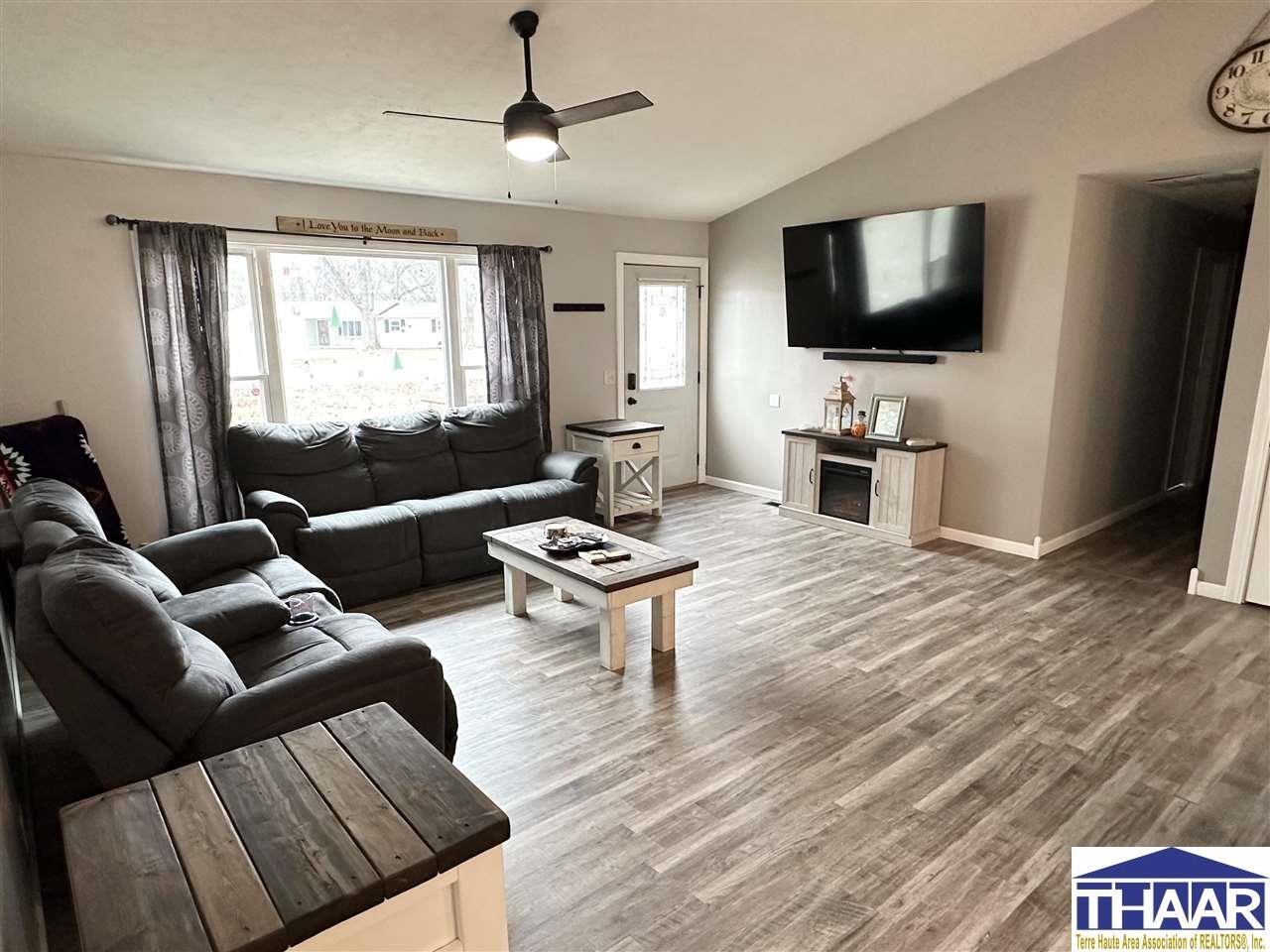 Terre Haute, Indiana 47805, United States, 3 Bedrooms Bedrooms, ,2 BathroomsBathrooms,Residential,Pending,26660