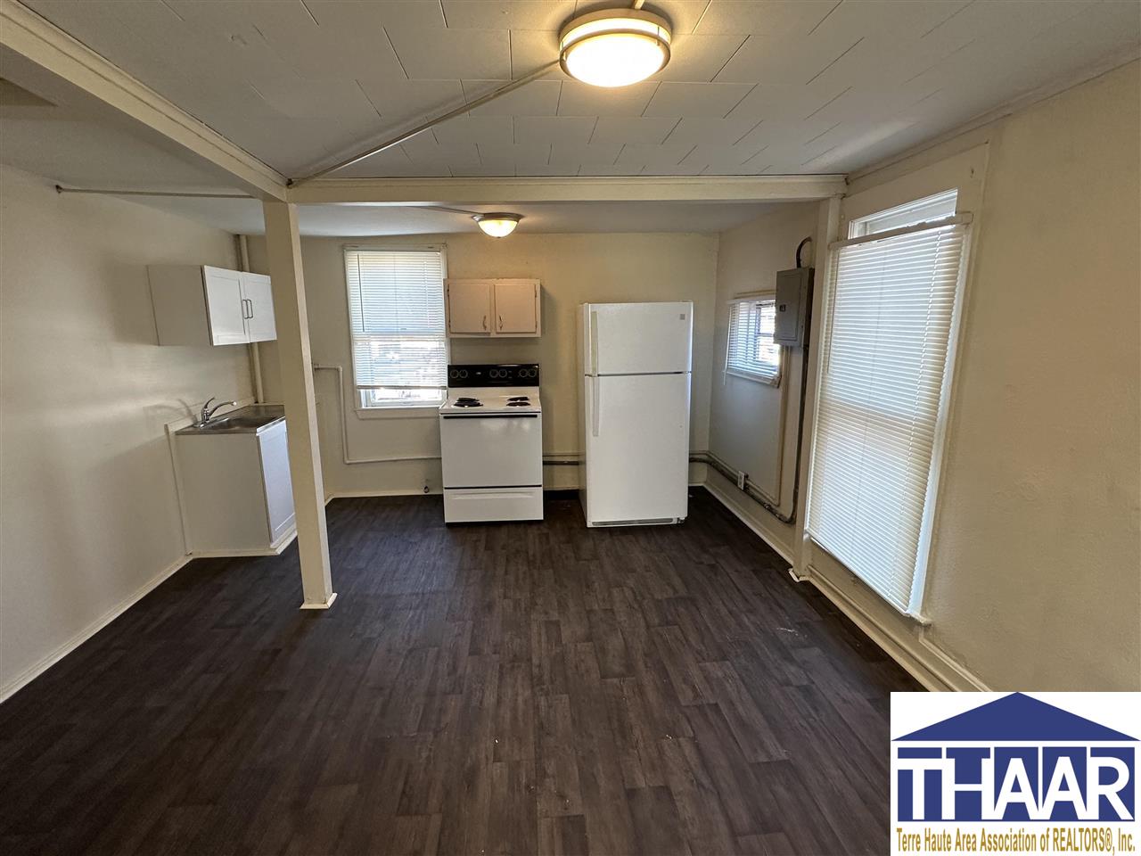 Terre Haute, Indiana 47807, United States, 1 Bedroom Bedrooms, ,1 BathroomBathrooms,Residential,Pending,81730