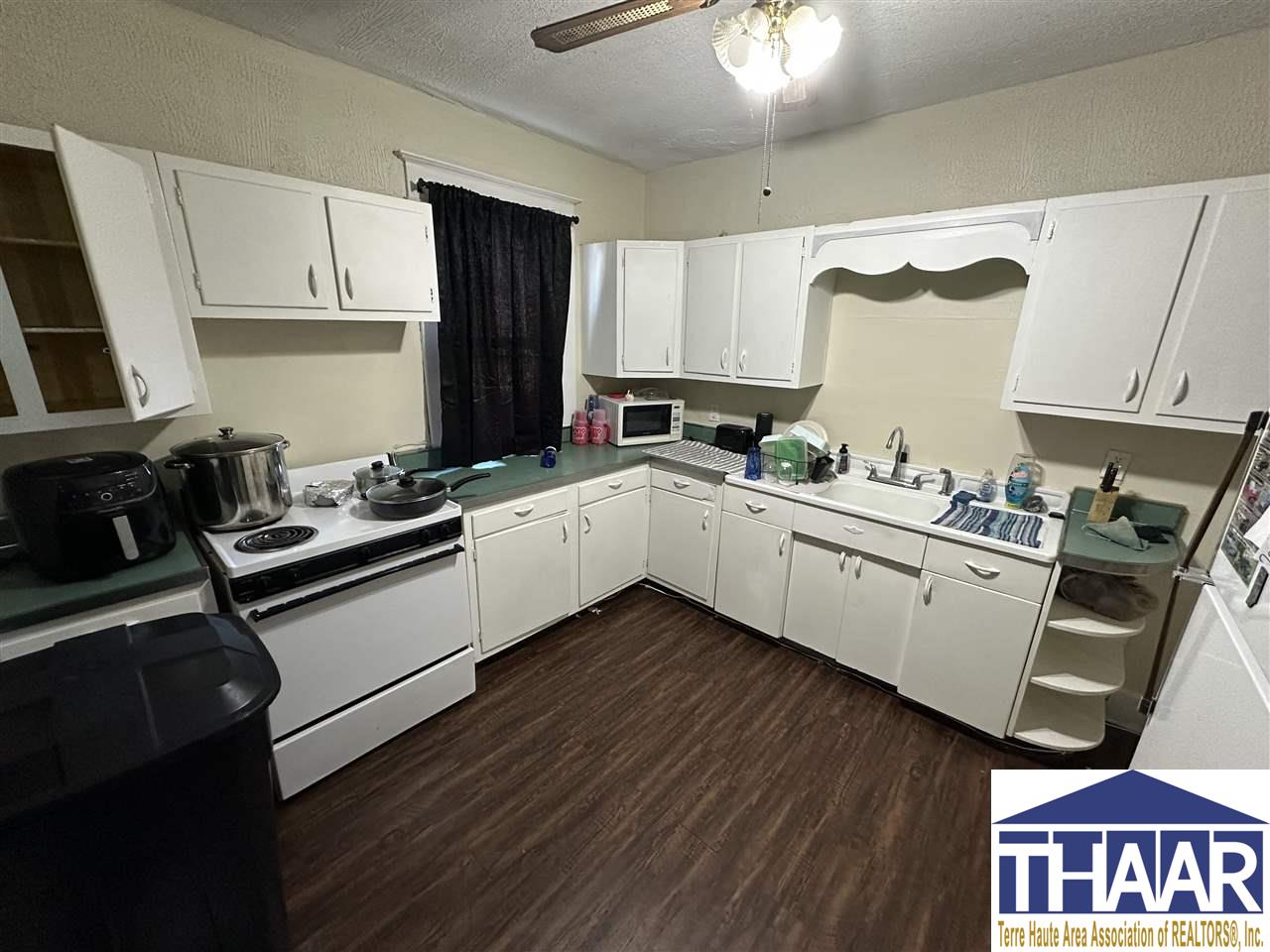 Terre Haute, Indiana 47807, United States, 1 Bedroom Bedrooms, ,1 BathroomBathrooms,Residential,Pending,81730