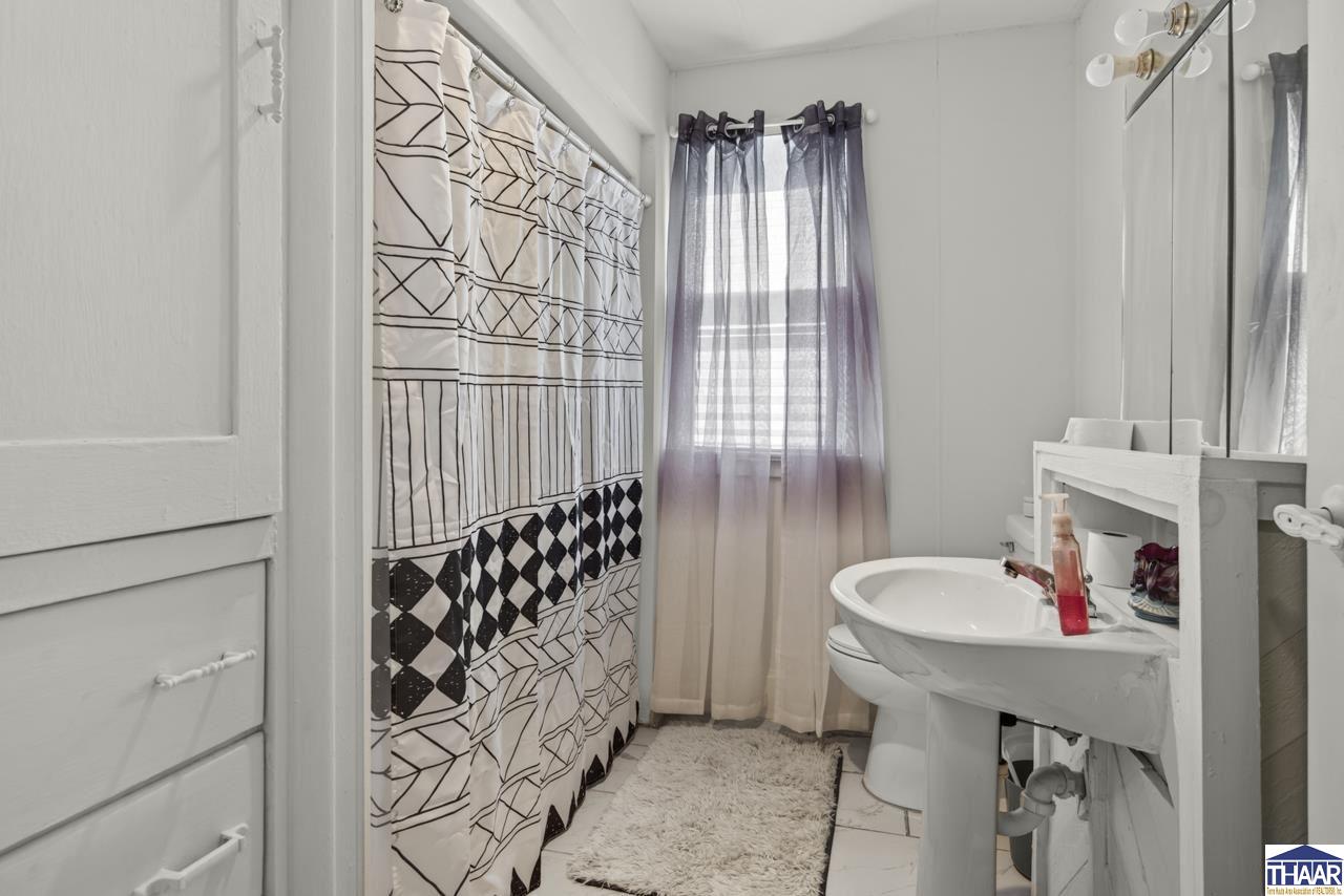 Terre Haute, Indiana 47807, United States, 3 Bedrooms Bedrooms, ,2 BathroomsBathrooms,Residential,Active,222662