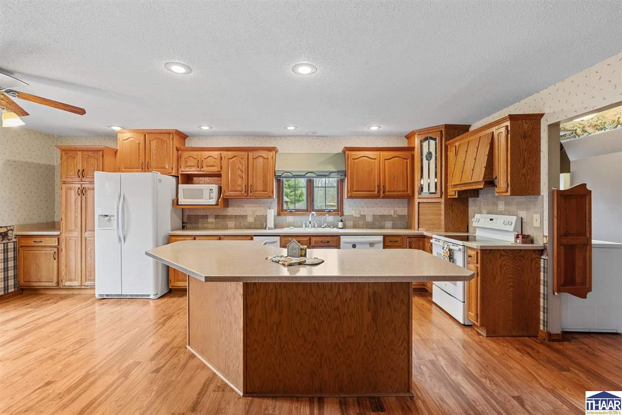 Terre Haute, Indiana 47803, United States, 4 Bedrooms Bedrooms, ,3 BathroomsBathrooms,Residential,Pending,93906