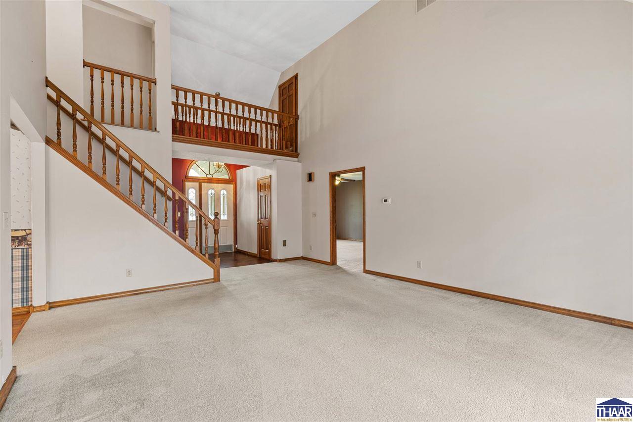 Terre Haute, Indiana 47803, United States, 4 Bedrooms Bedrooms, ,3 BathroomsBathrooms,Residential,Pending,93906