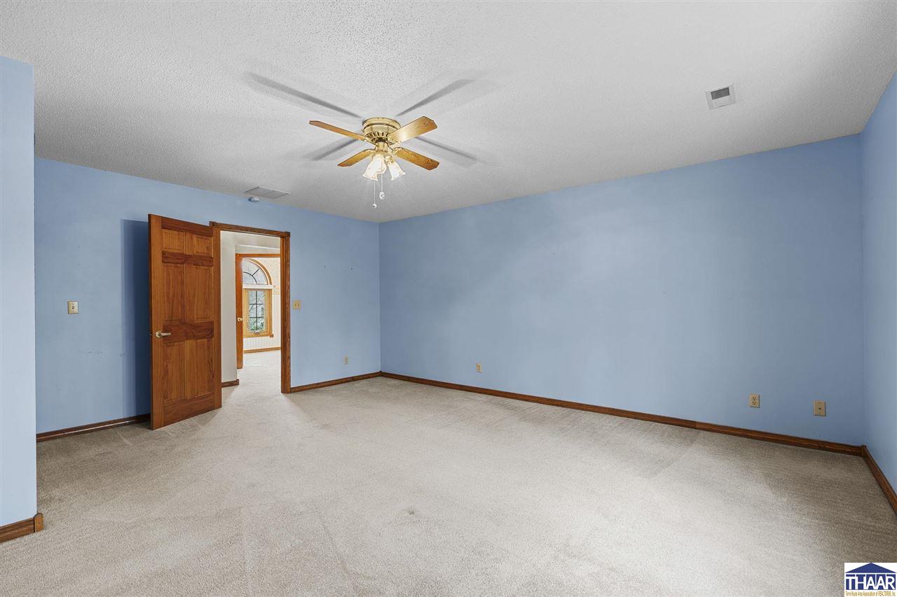 Terre Haute, Indiana 47803, United States, 4 Bedrooms Bedrooms, ,3 BathroomsBathrooms,Residential,Pending,93906