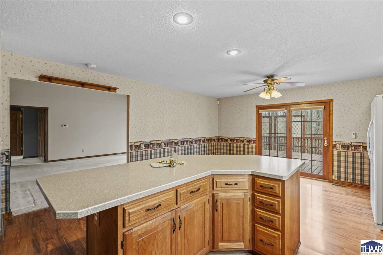 Terre Haute, Indiana 47803, United States, 4 Bedrooms Bedrooms, ,3 BathroomsBathrooms,Residential,Pending,93906