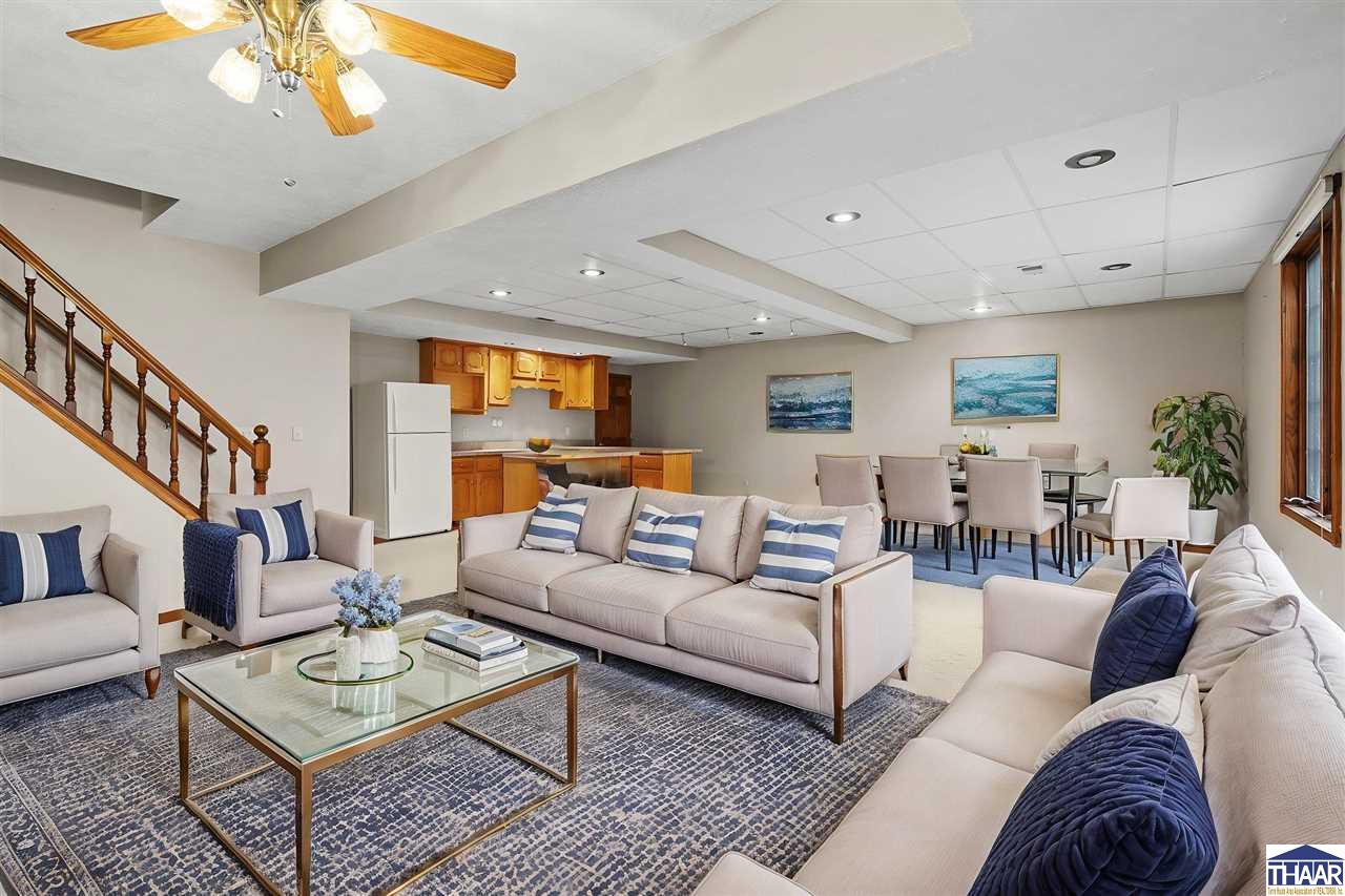 Terre Haute, Indiana 47803, United States, 4 Bedrooms Bedrooms, ,3 BathroomsBathrooms,Residential,Pending,93906