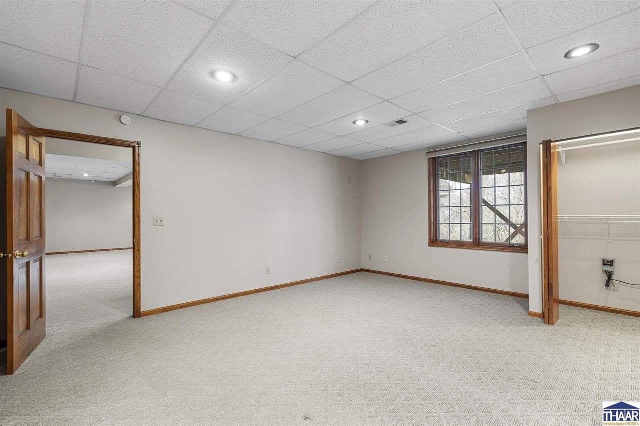 Terre Haute, Indiana 47803, United States, 4 Bedrooms Bedrooms, ,3 BathroomsBathrooms,Residential,Pending,93906