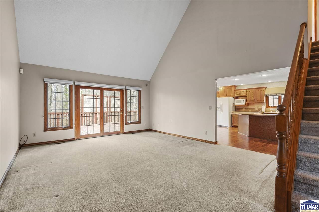 Terre Haute, Indiana 47803, United States, 4 Bedrooms Bedrooms, ,3 BathroomsBathrooms,Residential,Pending,93906