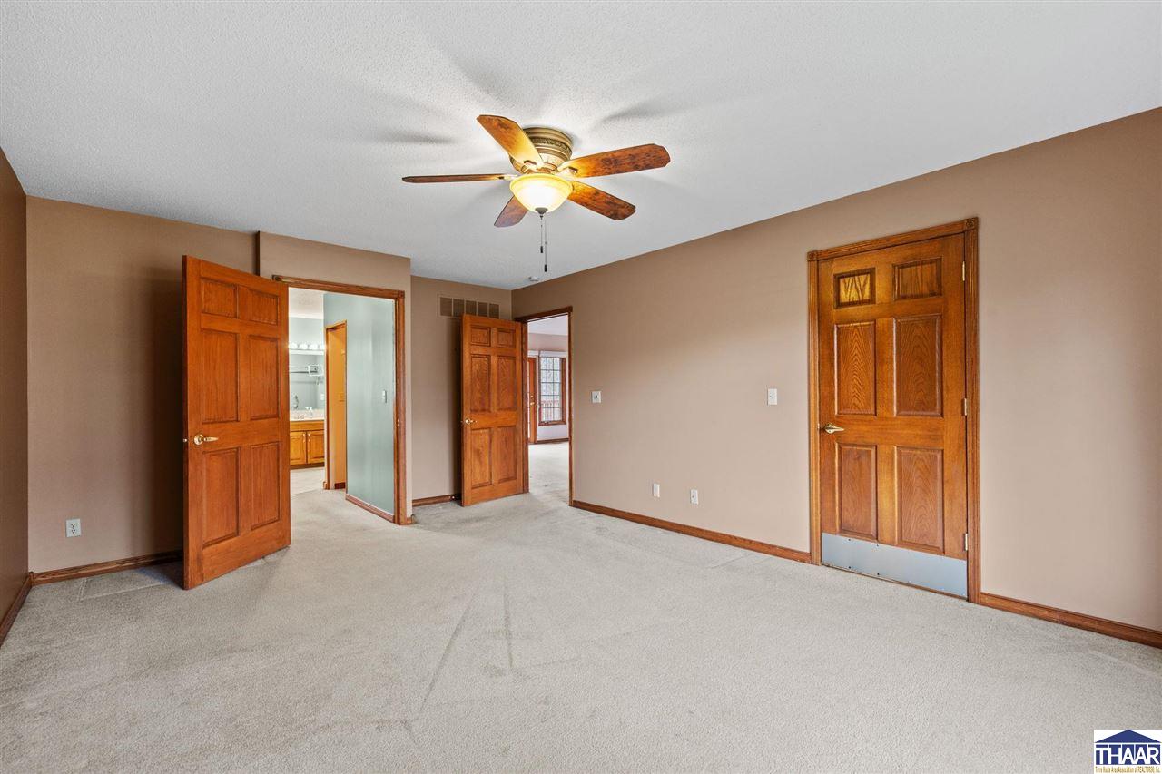 Terre Haute, Indiana 47803, United States, 4 Bedrooms Bedrooms, ,3 BathroomsBathrooms,Residential,Pending,93906