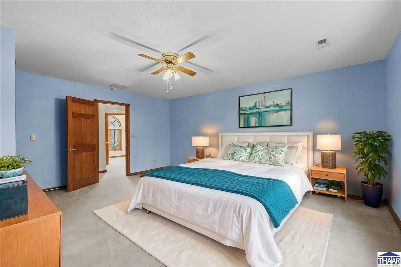 Terre Haute, Indiana 47803, United States, 4 Bedrooms Bedrooms, ,3 BathroomsBathrooms,Residential,Pending,93906