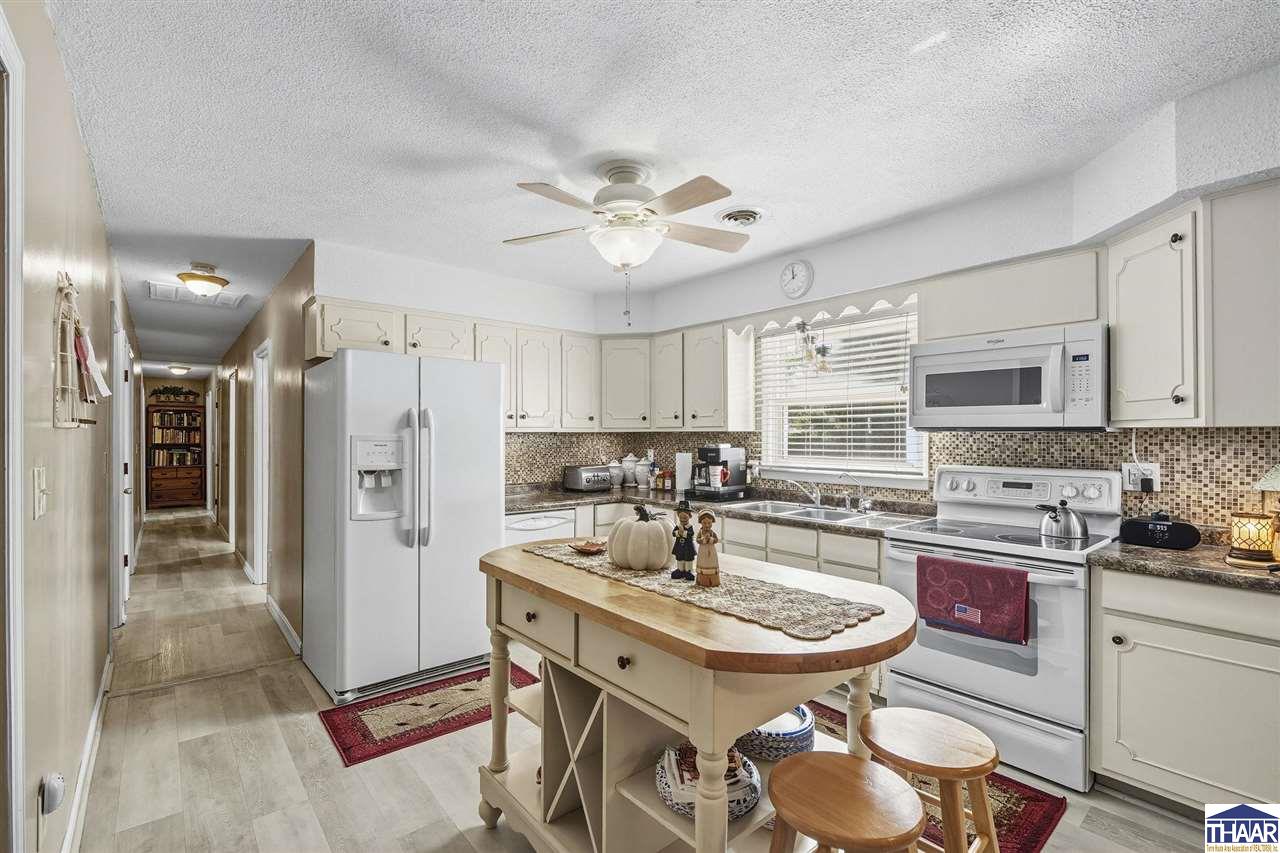 Terre Haute, Indiana 47802, United States, 4 Bedrooms Bedrooms, ,3 BathroomsBathrooms,Residential,Active,224579