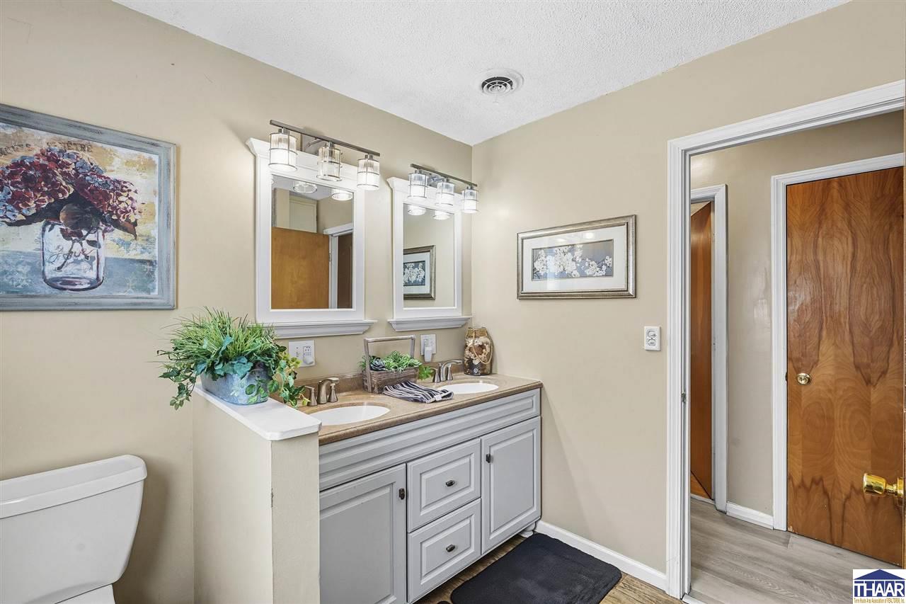 Terre Haute, Indiana 47802, United States, 4 Bedrooms Bedrooms, ,3 BathroomsBathrooms,Residential,Active,224579