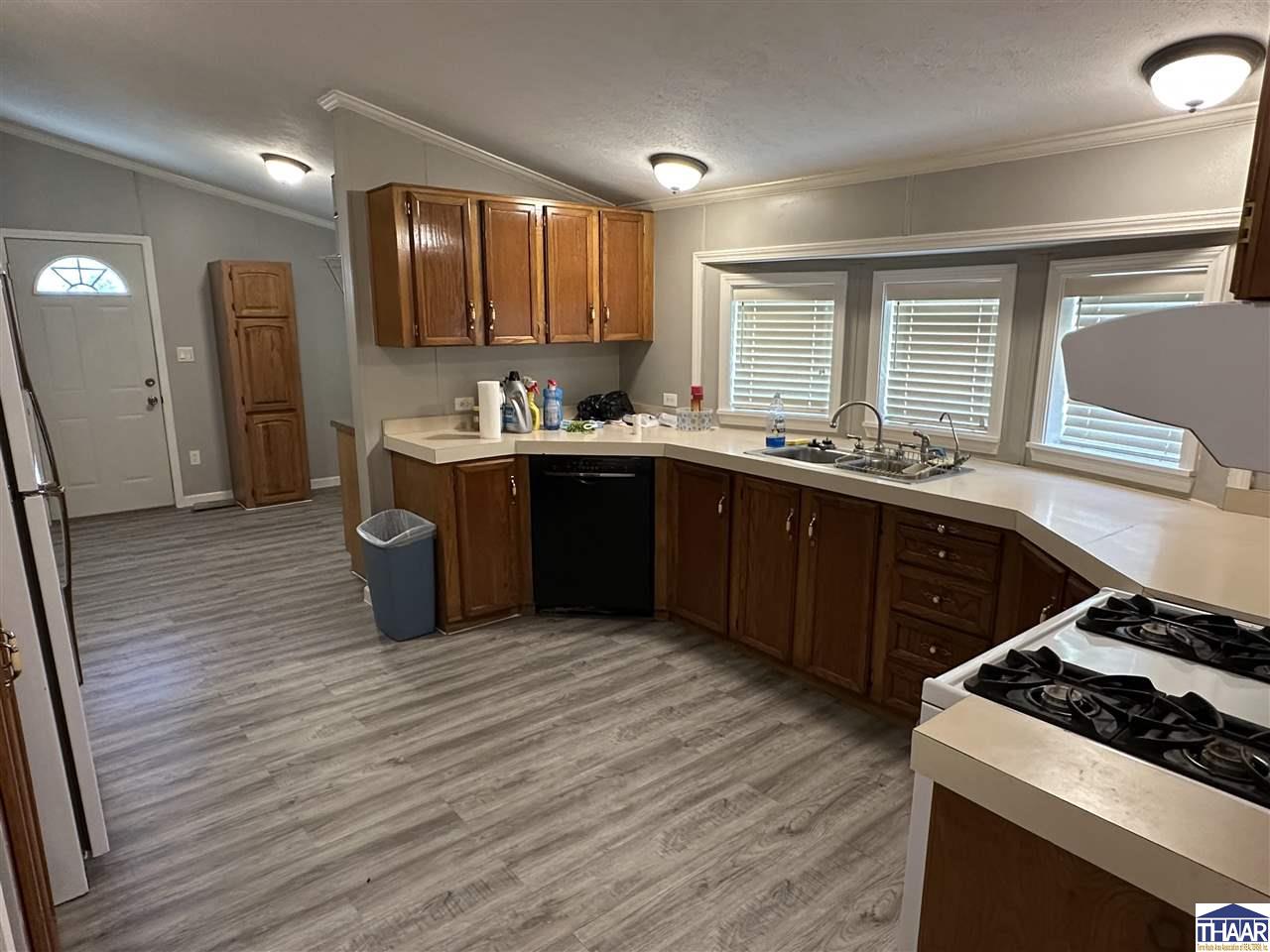 Terre Haute, Indiana 47805, United States, 3 Bedrooms Bedrooms, ,2 BathroomsBathrooms,Residential,Pending,201879