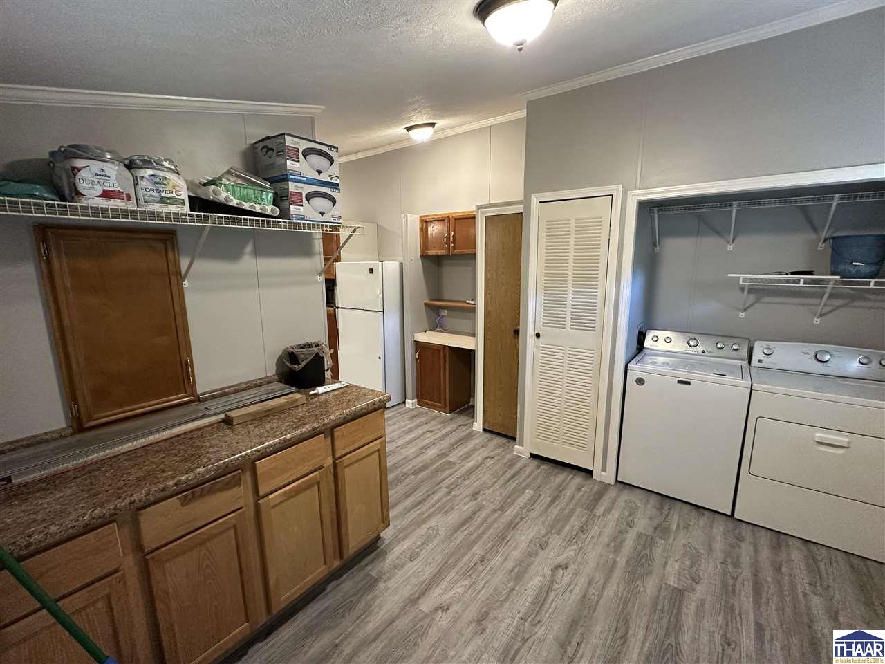 Terre Haute, Indiana 47805, United States, 3 Bedrooms Bedrooms, ,2 BathroomsBathrooms,Residential,Pending,201879