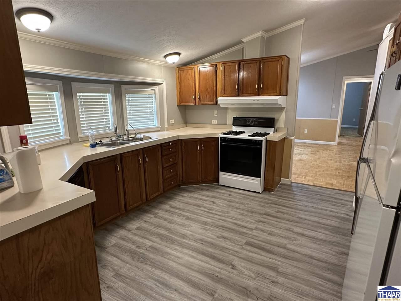 Terre Haute, Indiana 47805, United States, 3 Bedrooms Bedrooms, ,2 BathroomsBathrooms,Residential,Pending,201879