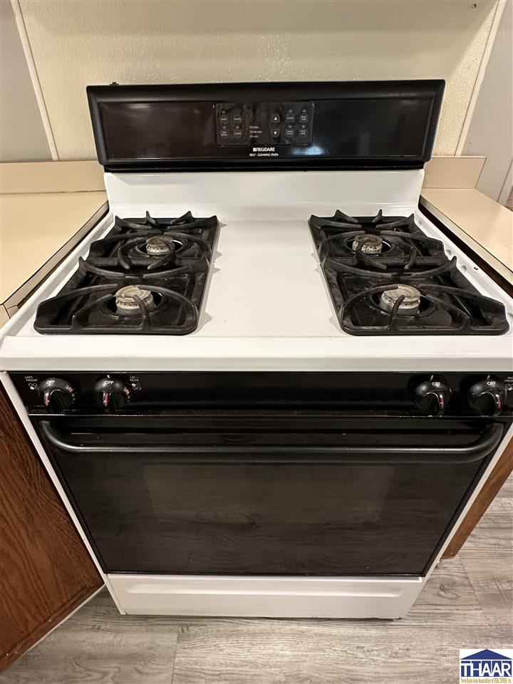 Terre Haute, Indiana 47805, United States, 3 Bedrooms Bedrooms, ,2 BathroomsBathrooms,Residential,Pending,201879