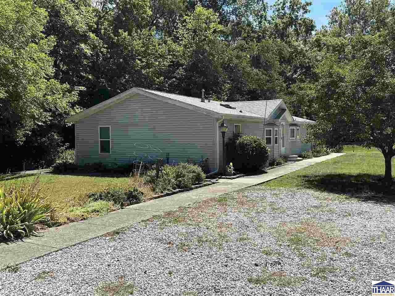 Terre Haute, Indiana 47805, United States, 3 Bedrooms Bedrooms, ,2 BathroomsBathrooms,Residential,Pending,201879