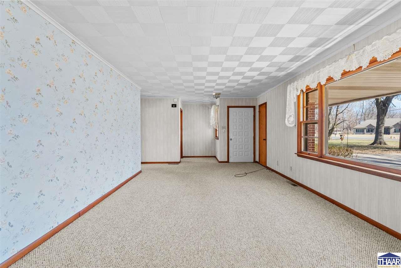 Terre Haute, Indiana 47805, United States, 3 Bedrooms Bedrooms, ,2 BathroomsBathrooms,Residential,Pending,90053