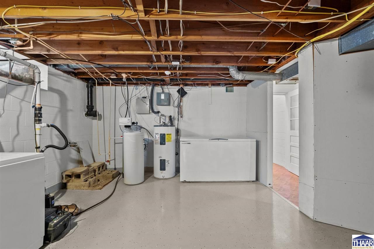 Terre Haute, Indiana 47805, United States, 3 Bedrooms Bedrooms, ,2 BathroomsBathrooms,Residential,Pending,90053