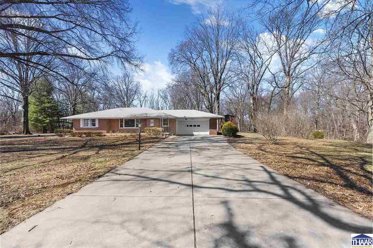 Terre Haute, Indiana 47805, United States, 3 Bedrooms Bedrooms, ,2 BathroomsBathrooms,Residential,Pending,90053