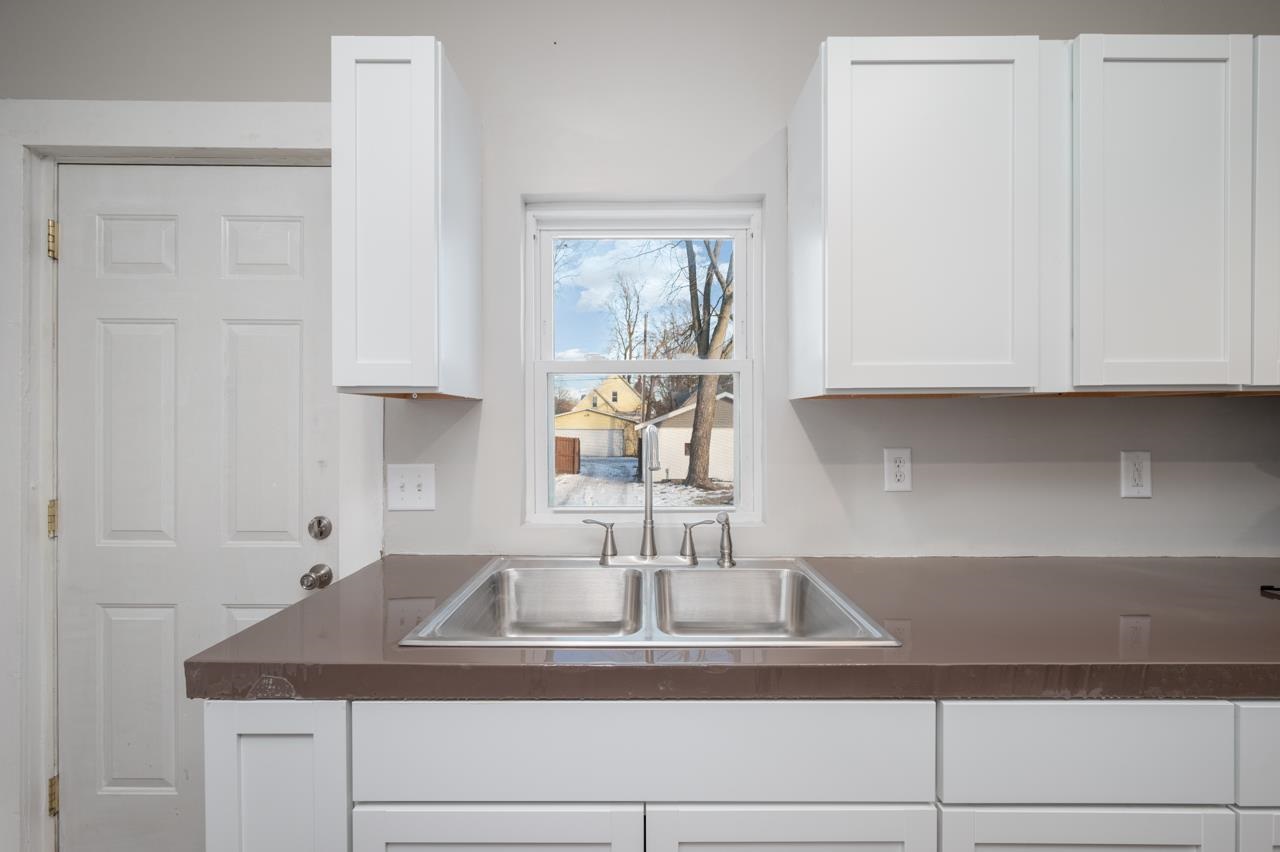 Terre Haute, Indiana 47804, United States, 2 Bedrooms Bedrooms, ,1 BathroomBathrooms,Residential,Pending,5451