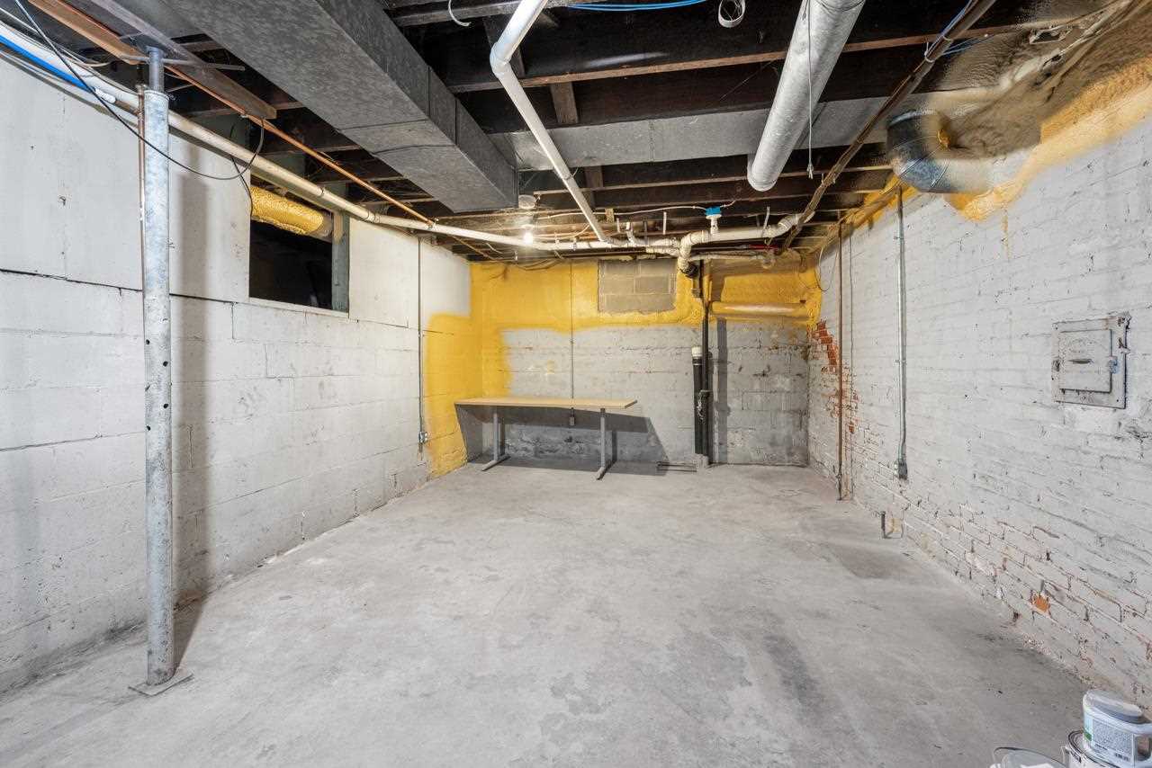 Terre Haute, Indiana 47804, United States, 2 Bedrooms Bedrooms, ,1 BathroomBathrooms,Residential,Pending,5451